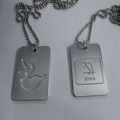 Dogtags til Anden Shhh show logopræg