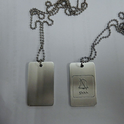 Dogtags til Anden Shhh show logopræg