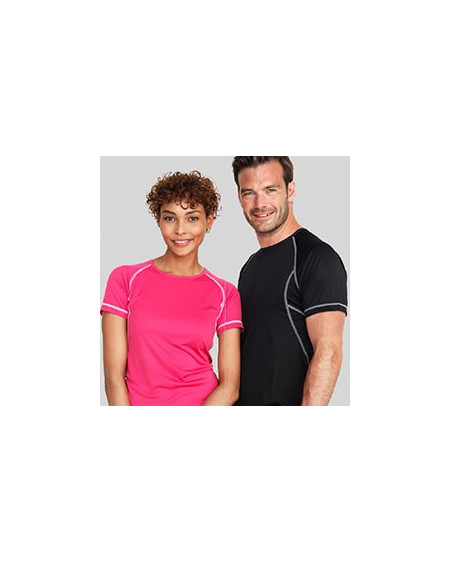 T-shirts med kontraster og logo